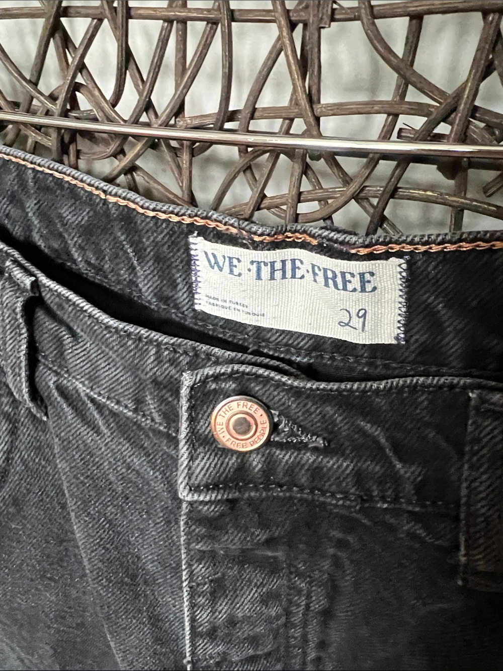 We The Free People Lucky You Mid Rise Barrel Jeans wash black button sound 29 - Picture 2 of 13